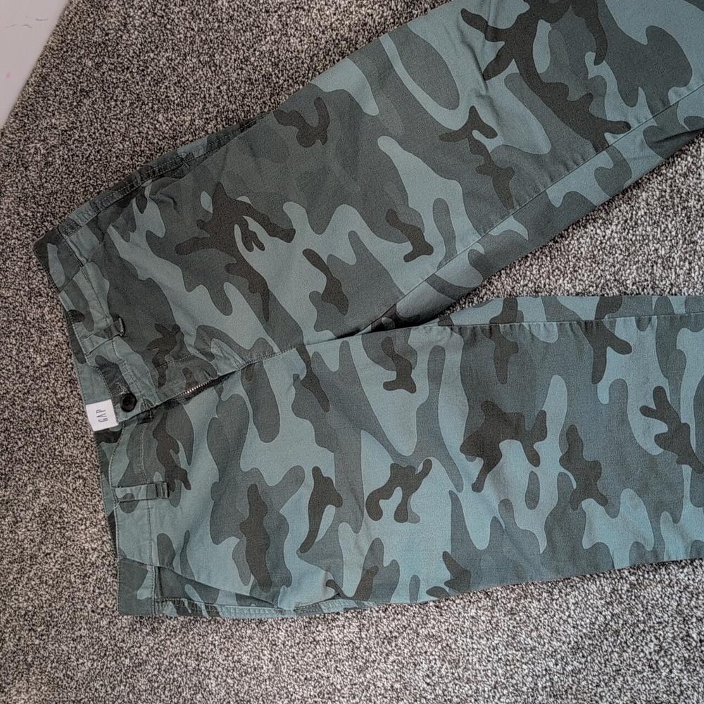 GAP Girlfriend Chino